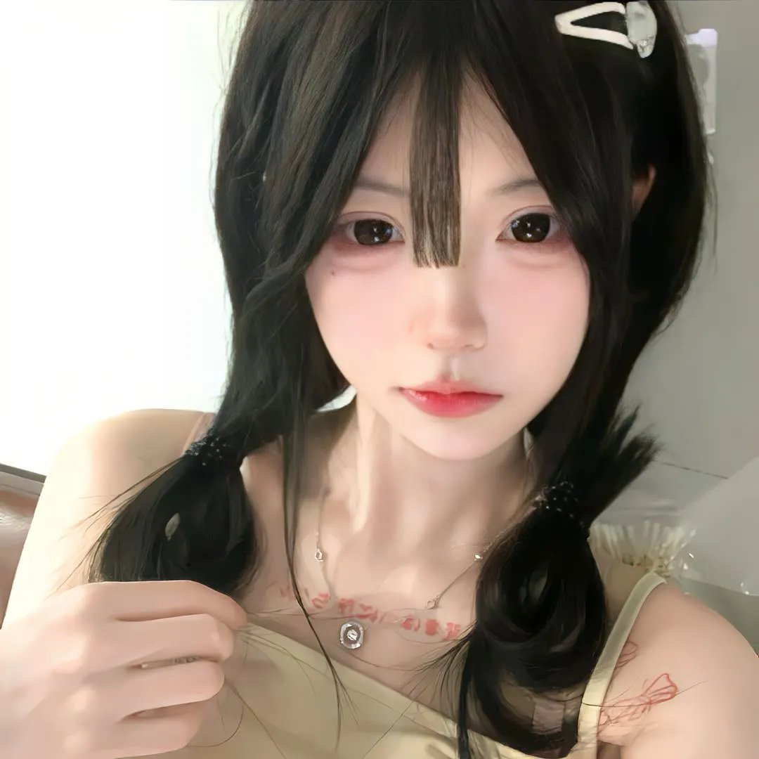 森林里的熊先生冬眠中